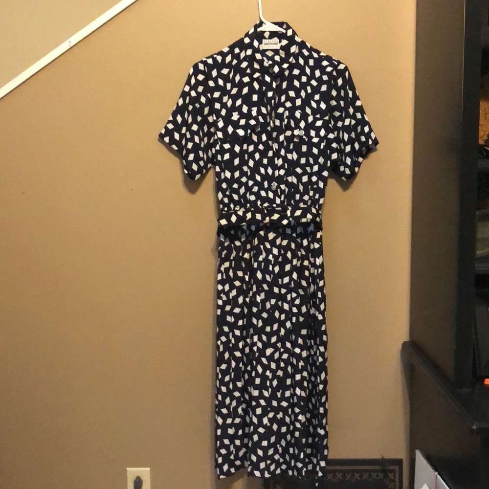 Classics by Leslie Fay geometric design dress